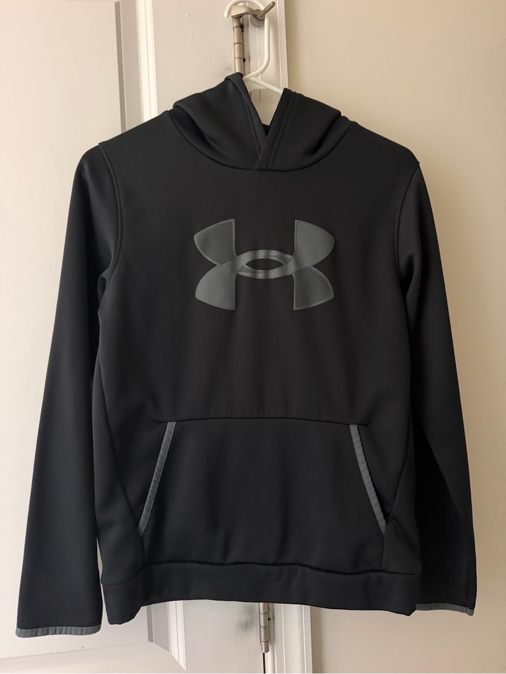 Under Armour Black Crewneck Pullover Hoodie with Tonal Logo